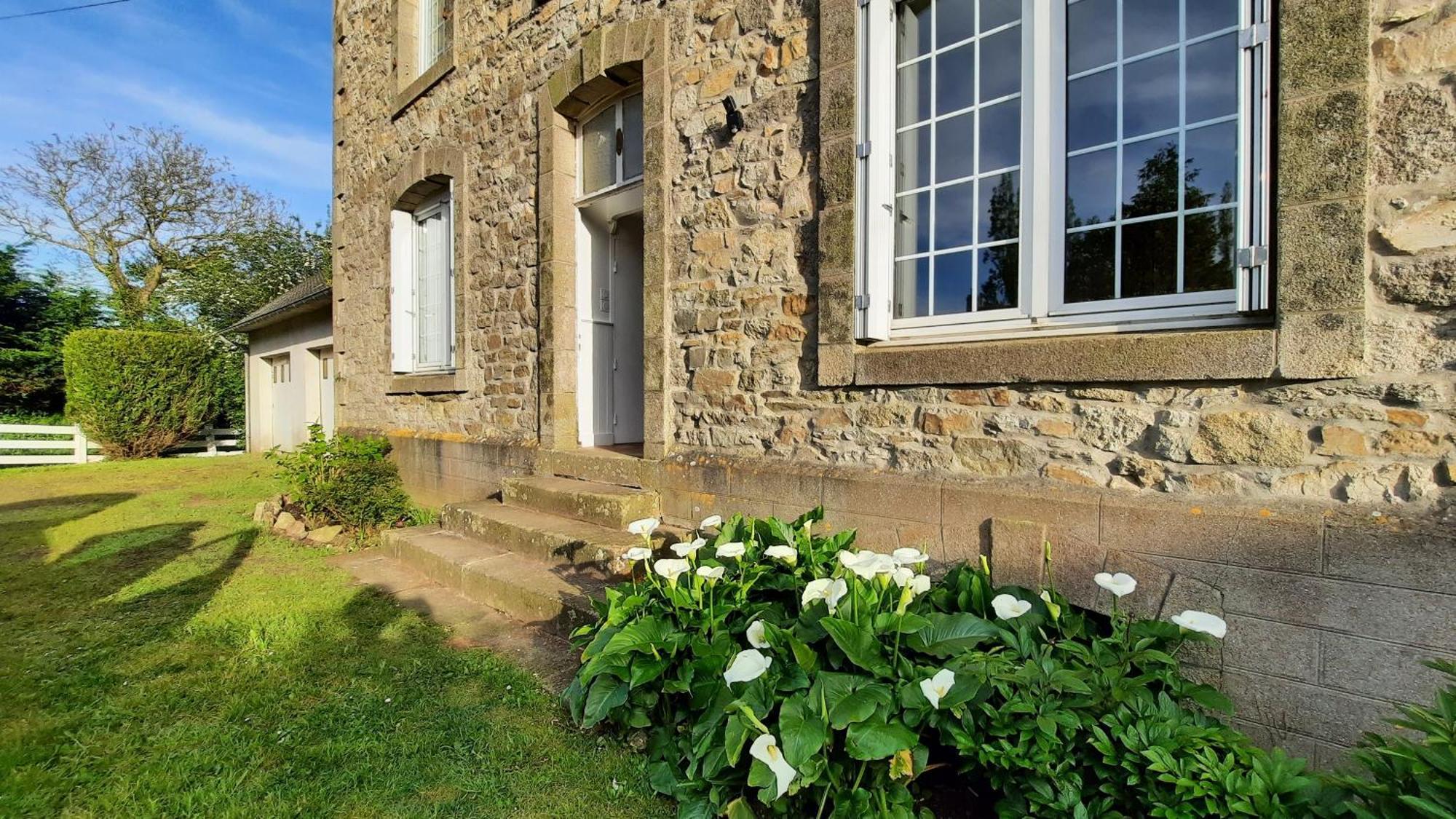 Jolie Maison De Campagne A 2Km De La Mer Plomodiern Exteriör bild